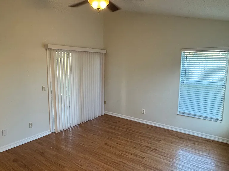1823 Ashton Dr E — Photo 18