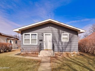 1606 1st Ave N, Grand Forks, ND 58203