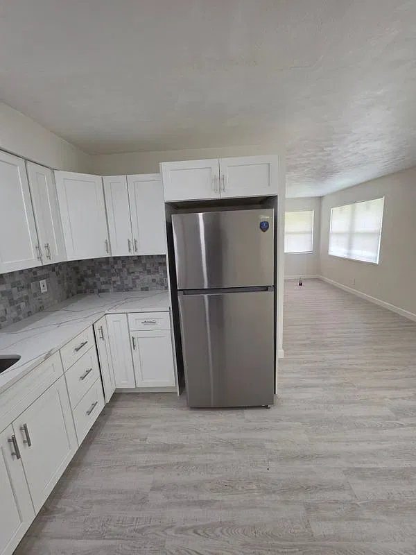 2 bed, 1.0 bath, 918 sqft, $1,950 — Photo 1
