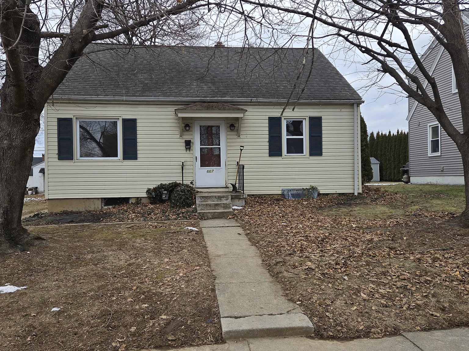 3 bed, 1040 sqft, $1,695 — Photo 1