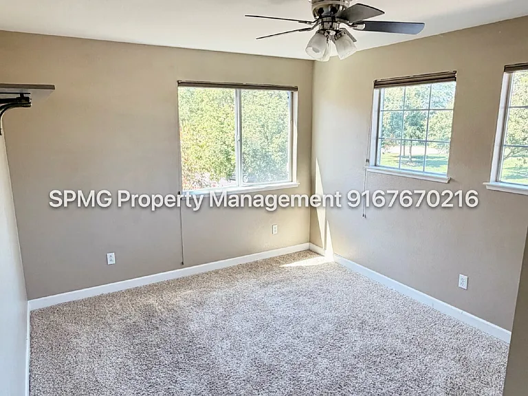 609 Granada Pass Dr — Photo 29