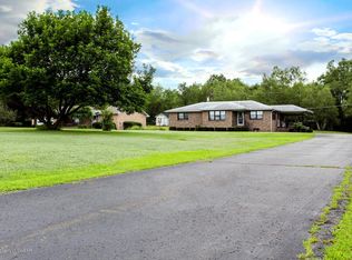 76 S Main St, Archbald, PA 18403