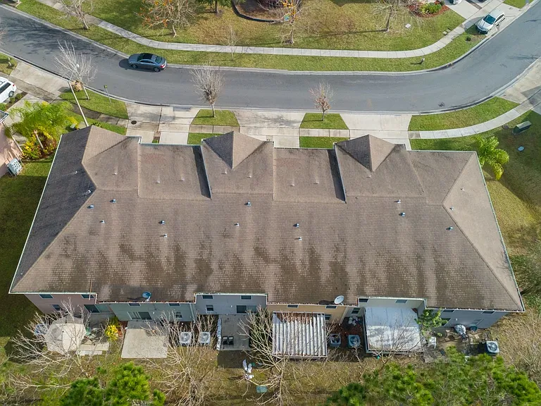 2720 Merrieweather Ln — Photo 2