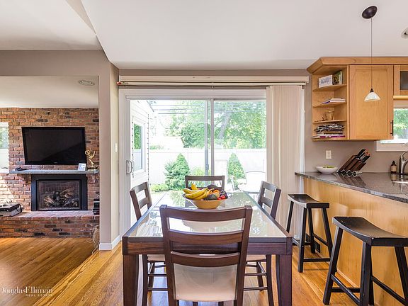 4th image of 2133 Jacqueline Ave