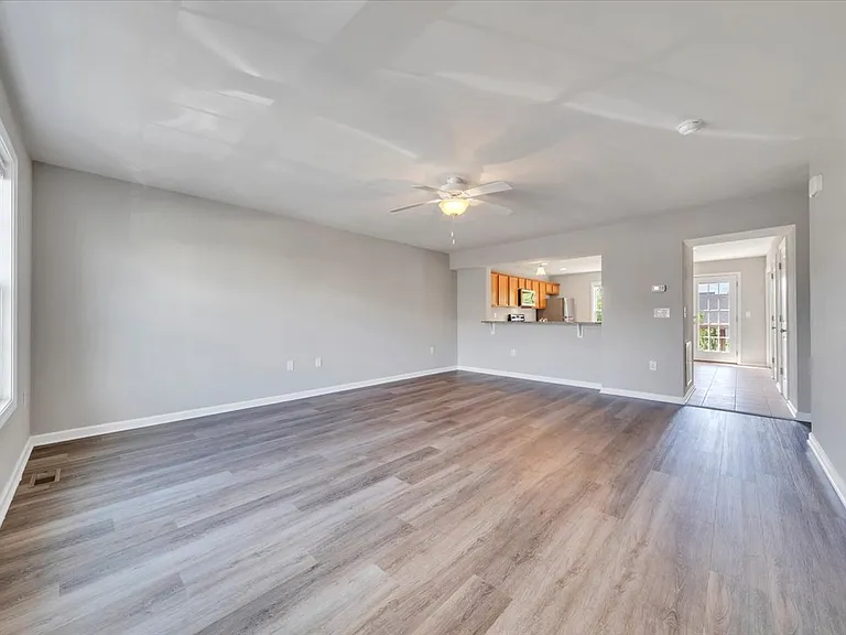 6837 Village Green Dr — Photo 4