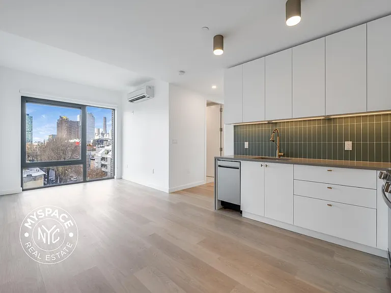 527 Grand Ave #105 — Photo 1