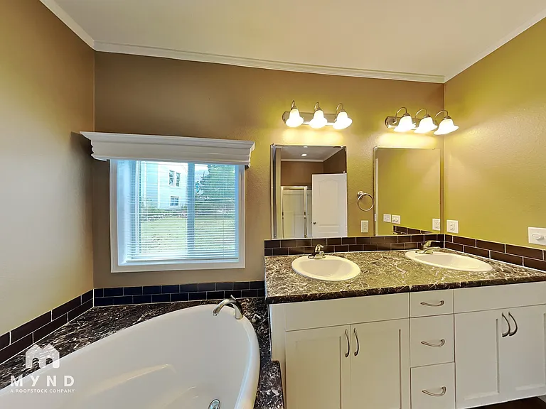 706 Iowa St — Photo 14