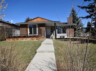 2604 S 106th Ave SW, Calgary, AB T2W2J1