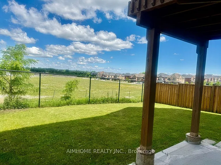 18 Frank Kelly Dr — Photo 3
