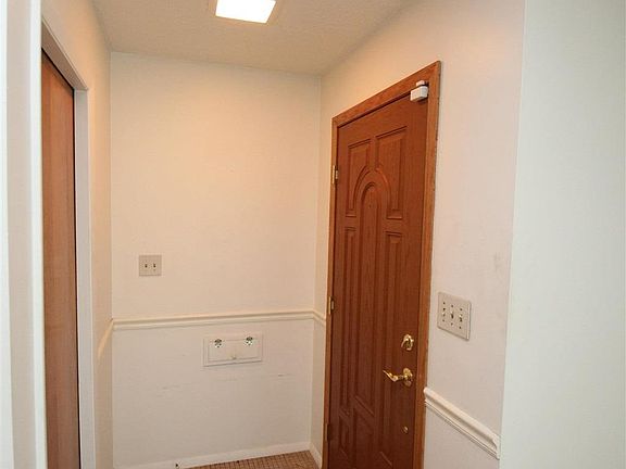 3rd image of 5213 N Sherbrook Ln
