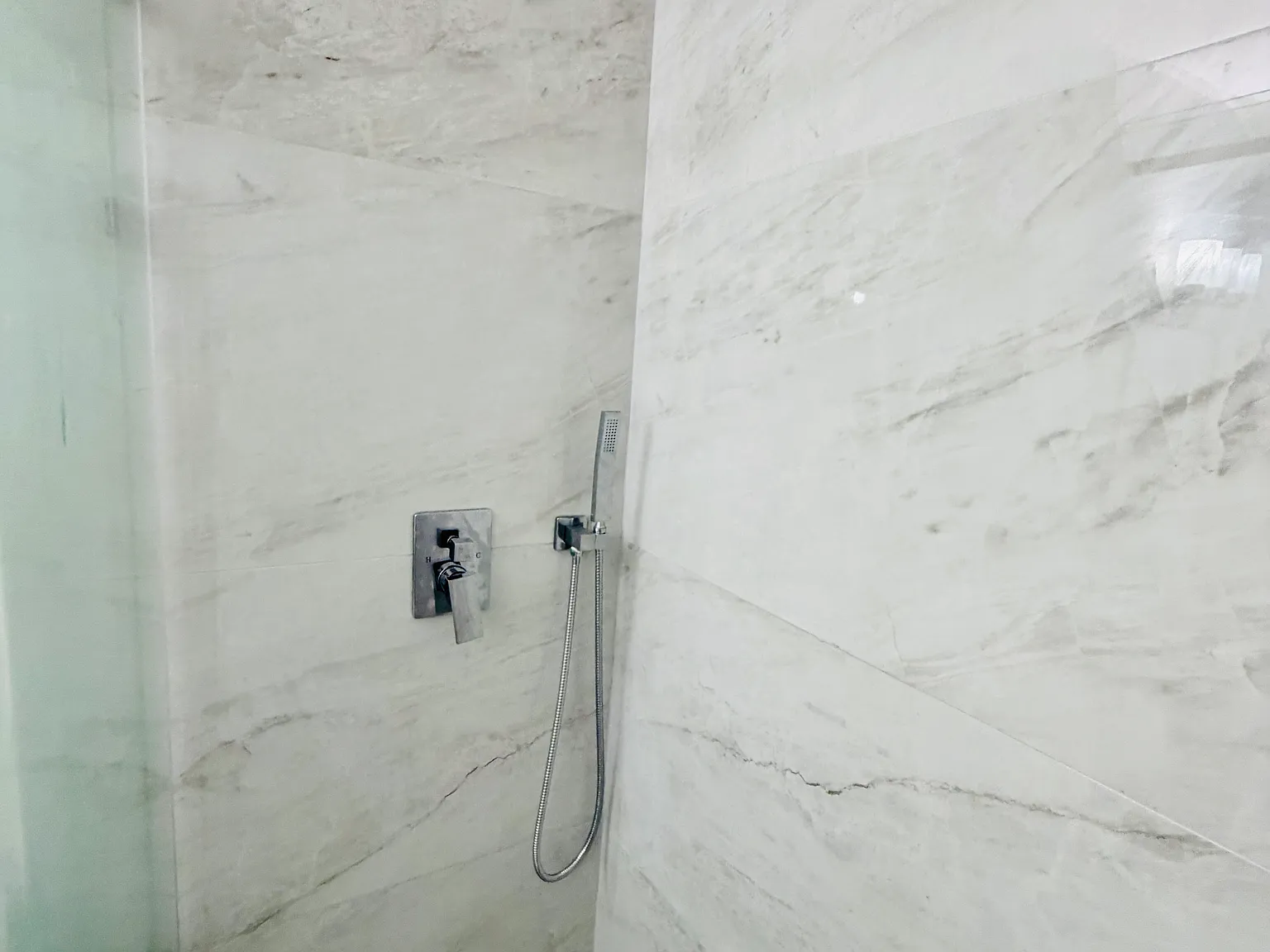 2 bed, 800 sqft, $2,000 — Photo 4