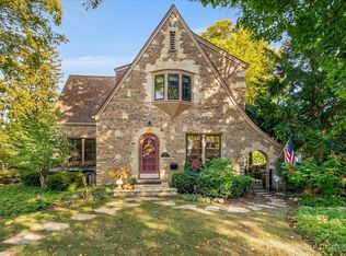 405 S 1st St, Geneva, IL