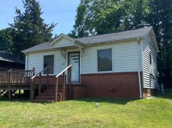 928 13th St SE, Hickory, NC 28602