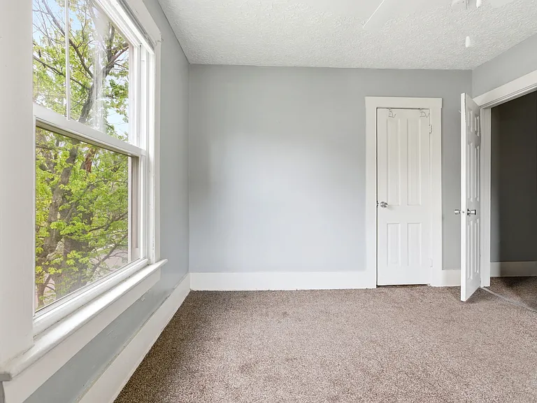 819 Princeton St — Photo 10