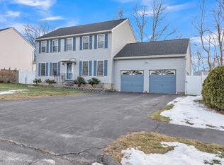 8 Modred Ct, Worcester, MA 01602