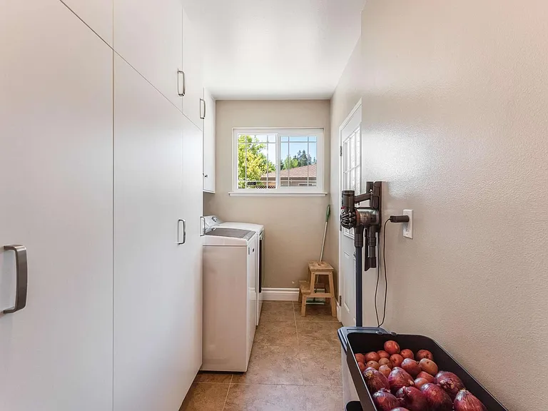 12371 Saraglen Dr — Photo 26