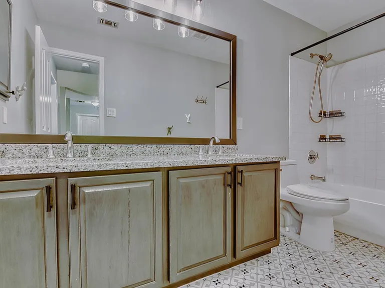 22503 Madison Park — Photo 28