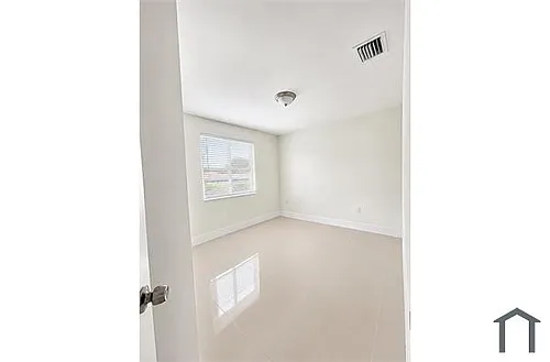 4491 NW 23rd Ave Photo 1