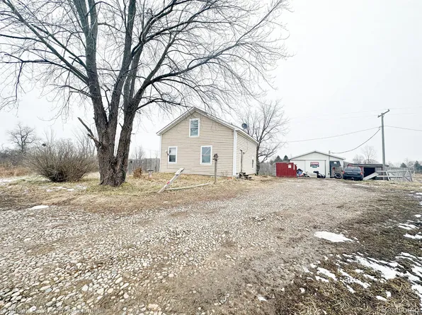 9460 N Lapeer Rd, Mayville, MI 48744