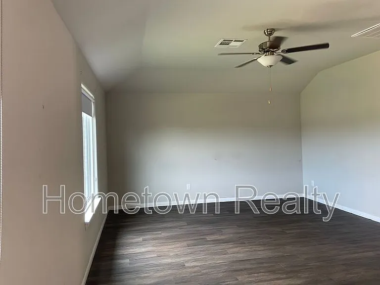 1712 Vermilion Ln — Photo 13