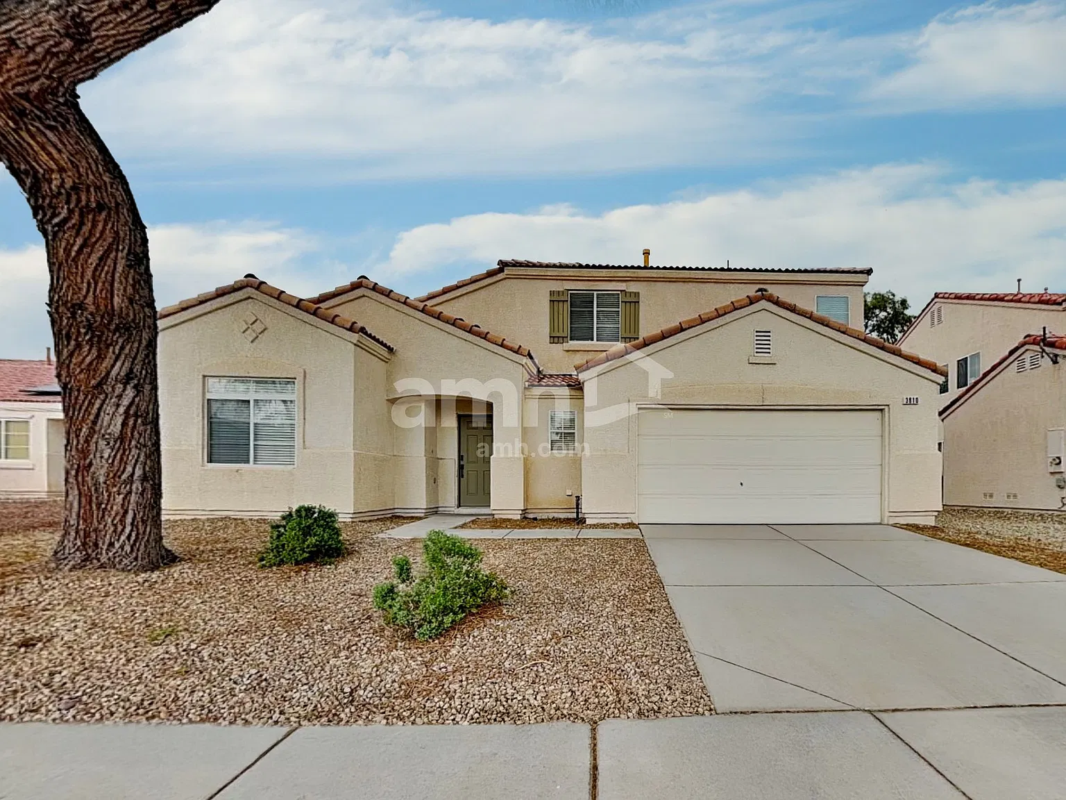 3 bed, 2.0 bath, 1712 sqft, $2,110 — Photo 1