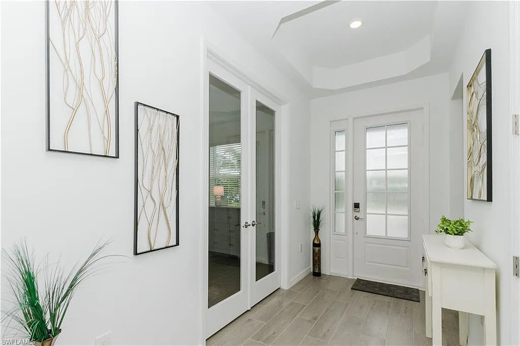 2 bed, 2.5 bath, 1850 sqft, $7,995 — Photo 2