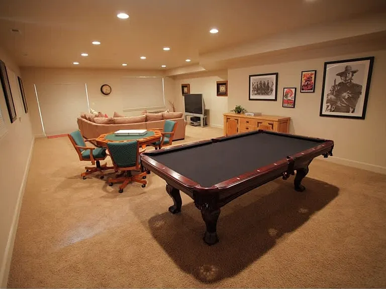 Building's Lounge