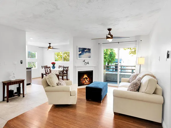 11230 Peach Grove St APT 105, North Hollywood, CA 91601