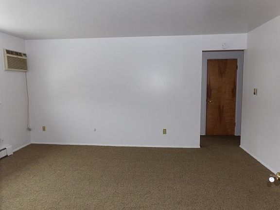 3rd image of 7127 Glendale Ave APT 4