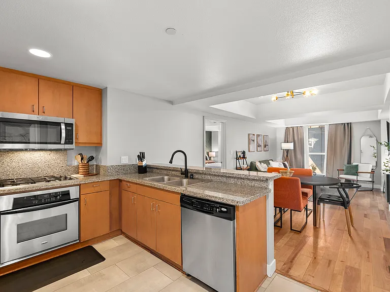875 G St #202 — Photo 13