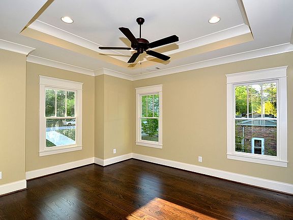 3rd image of 1894 Wellbourne Dr NE
