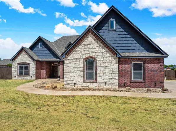 604 NE Catalina Pl, Elgin, OK 73538