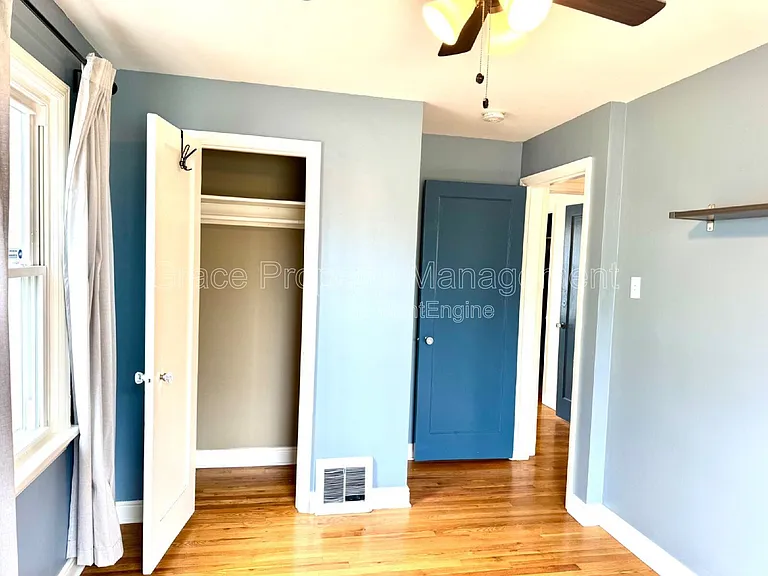 2970 Locust St — Photo 14