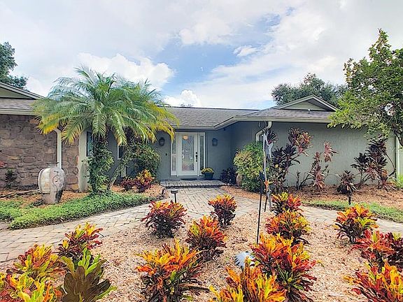 Beautiful Curb Appeal!