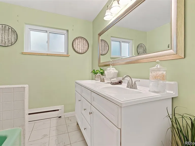 2311 S Jasmine Pl — Photo 22