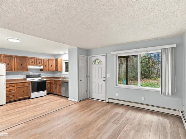 24043 Pillow Cir #A, Chugiak, AK 99567