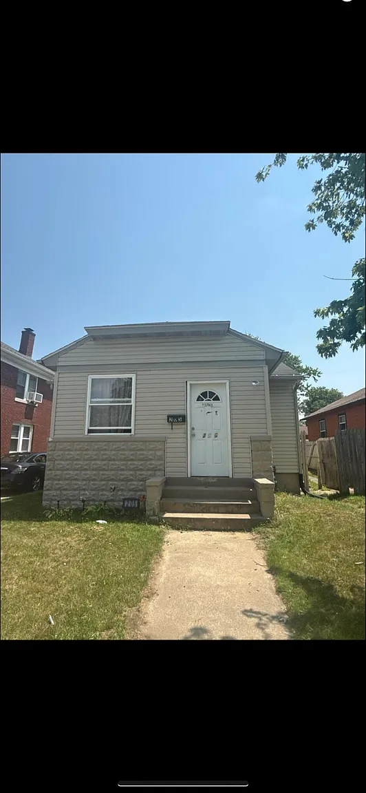 205 N Ashland Ave photo 1