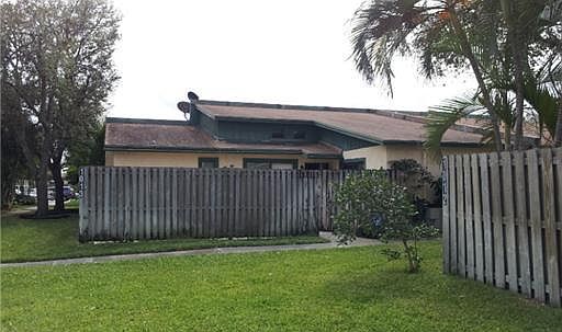 1st image of 1013 Manor Drive #5D