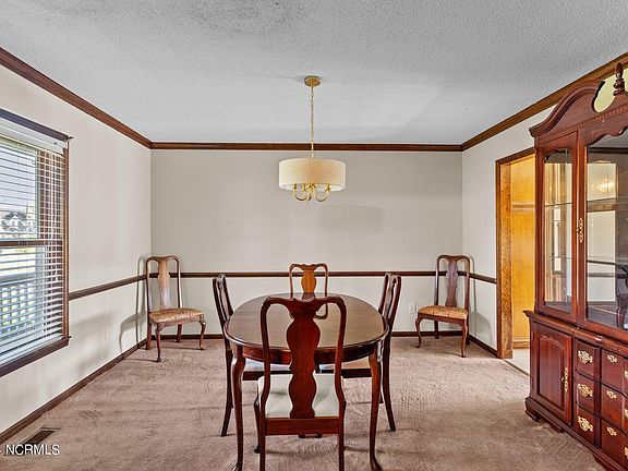 2nd image of 302 Greenwich Lane