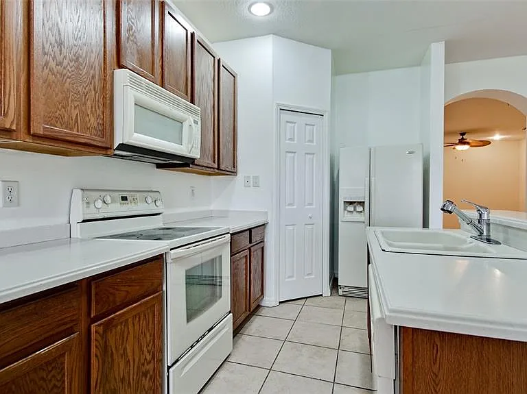 3497 Parkridge Cir #16-102 — Photo 3