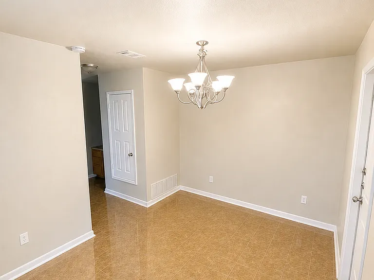 2704 Vernice Loop — Photo 6