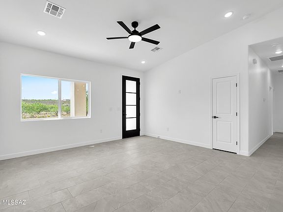5th image of 115 Escocia Ct