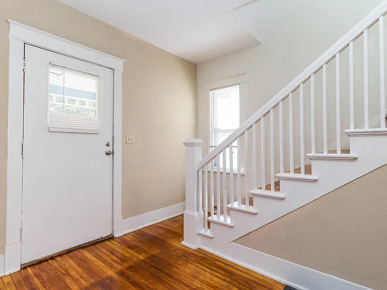 1405 Windsor St — Photo 20