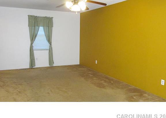 2nd image of 6554 Louglen Cres