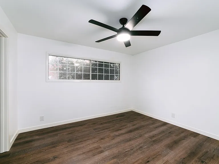 106 James Dr — Photo 10