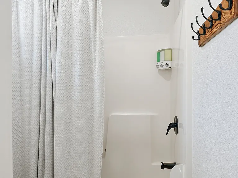 878 Fountain Cir — Photo 7