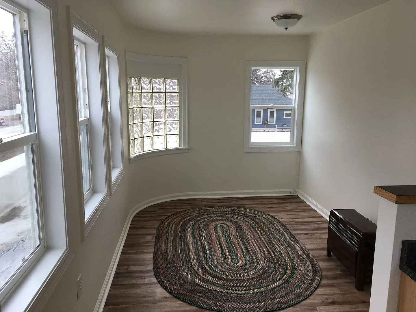 Spacious 1 bed 1 bath in Hamilton — Photo 4