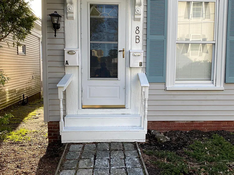 8 Pleasant St #B — Photo 11
