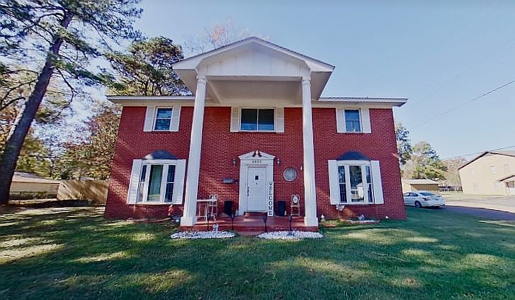 1st image of 2823 Hickory St