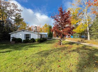 10285 Scanlon Dr, Cheboygan, MI 49721
